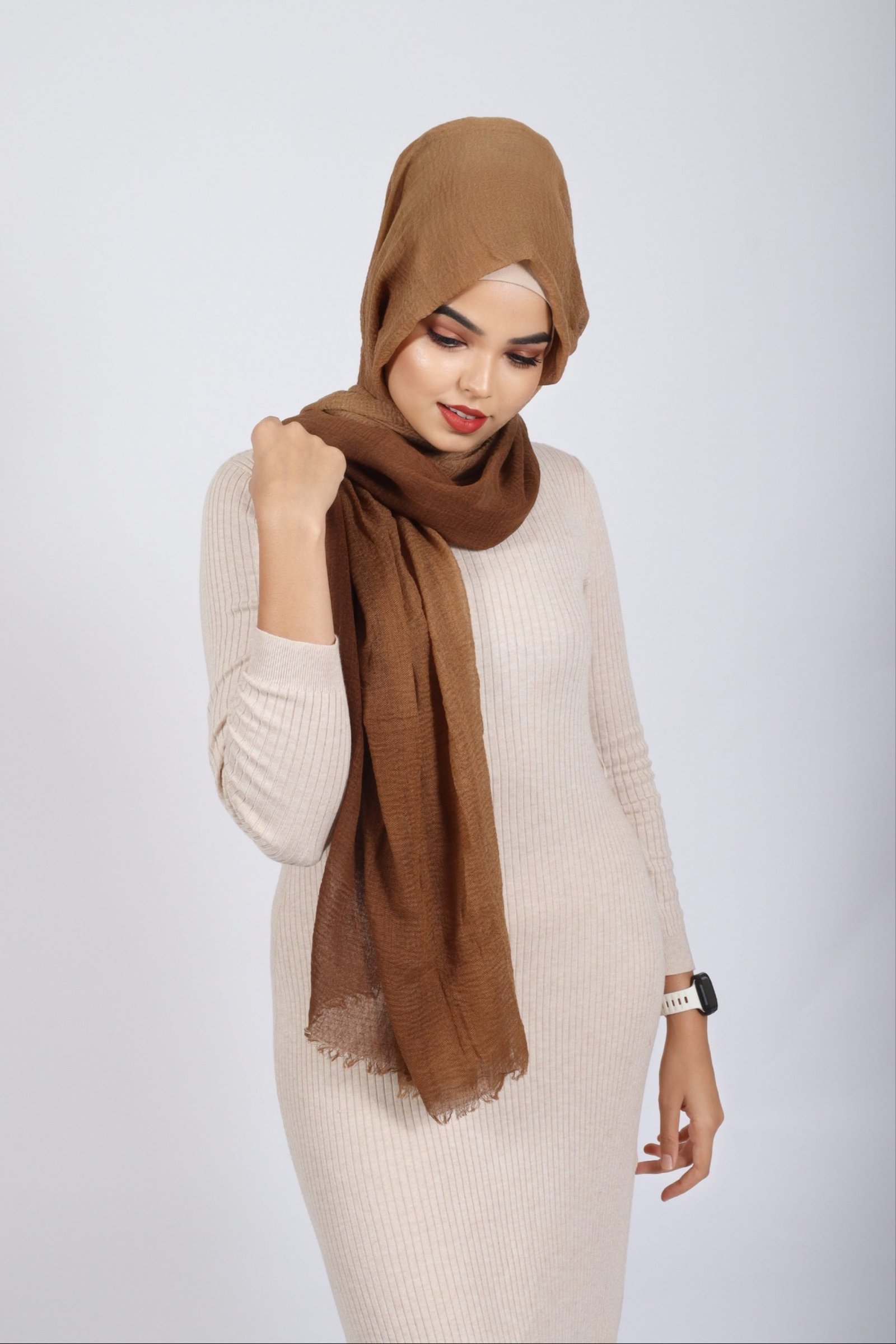 Chestnut Ombre Crinkled Cotton Hijab - Image 2