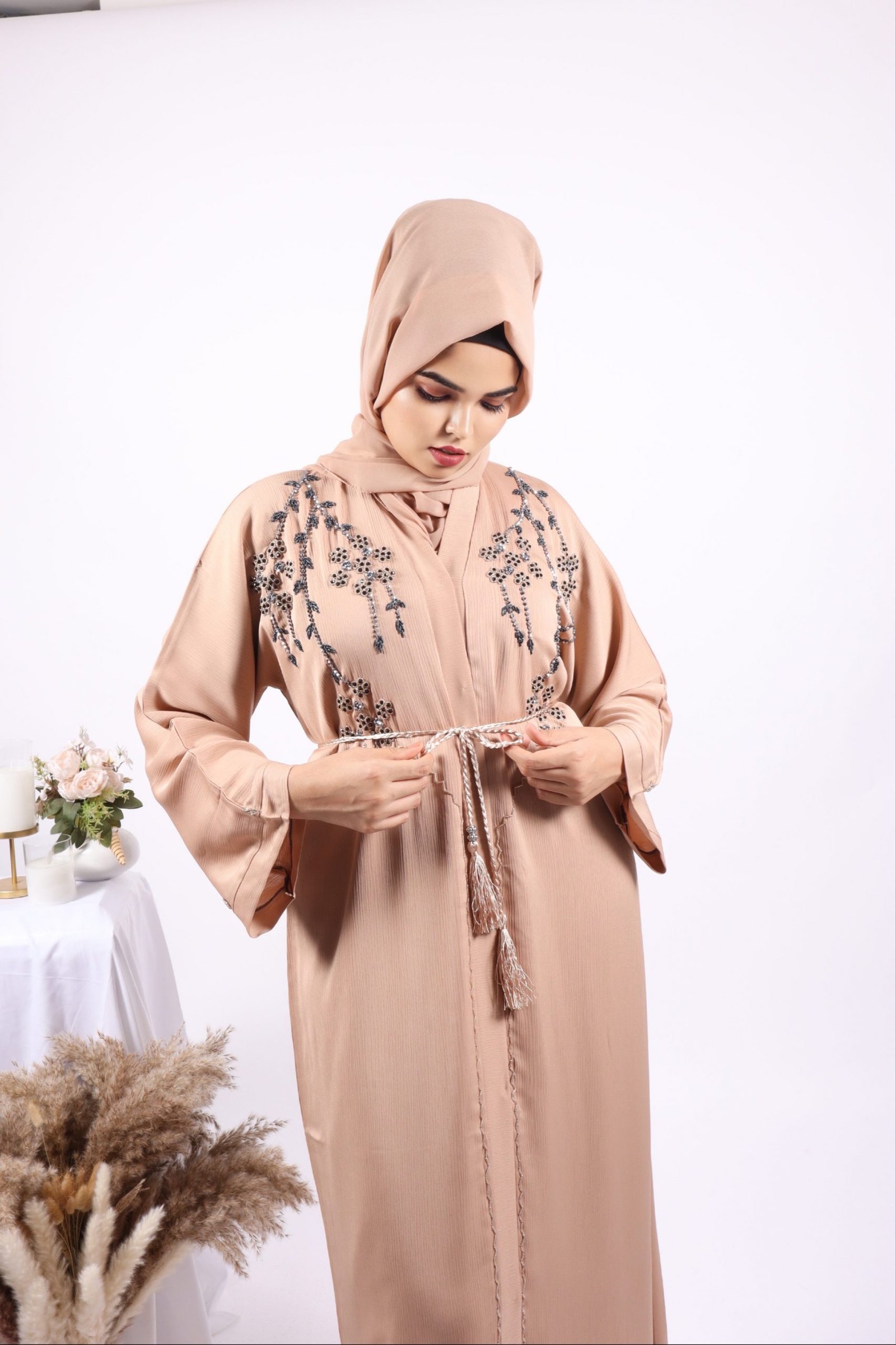 Imani Luxury Handwork Front Open Emirati Abaya - Image 3