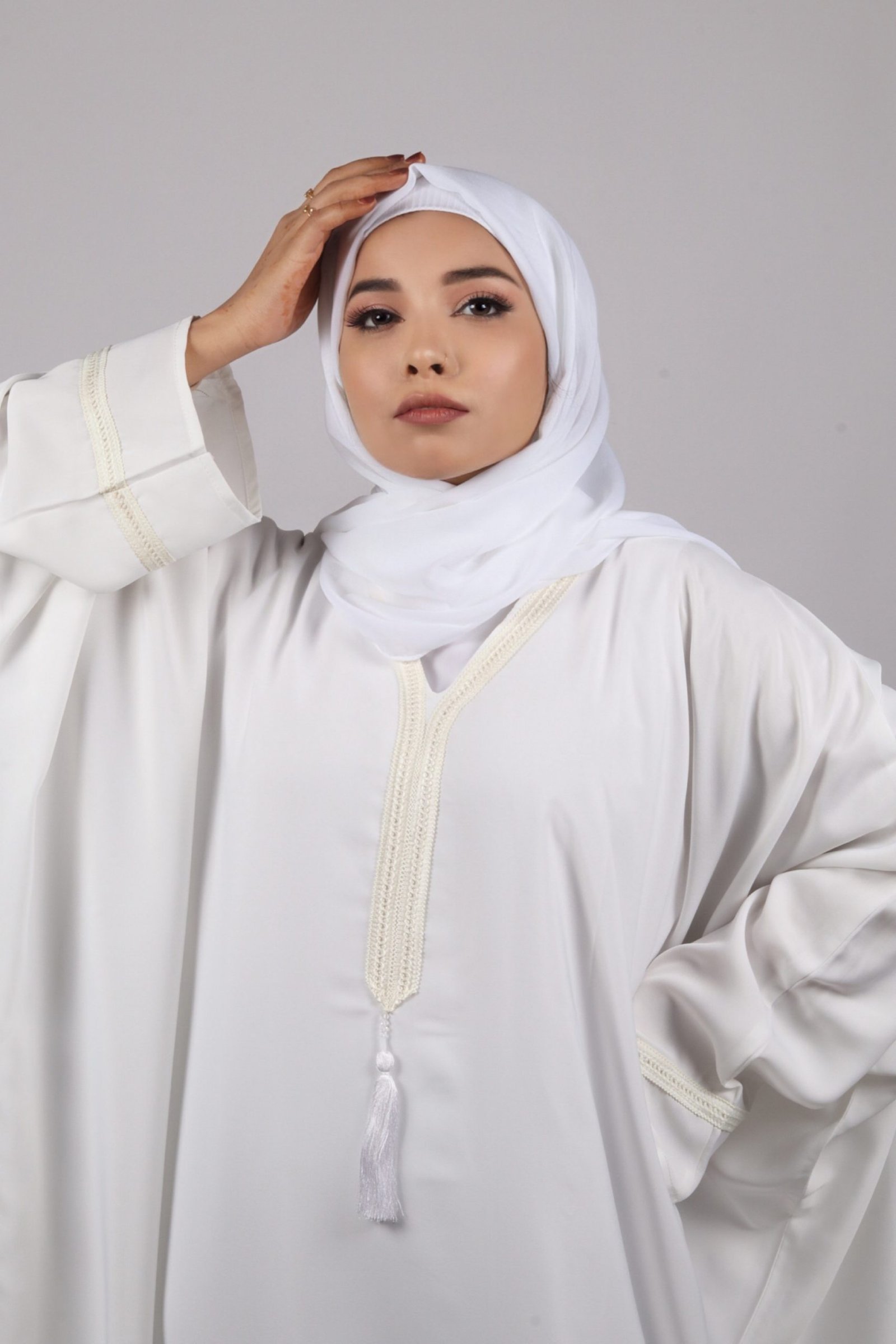 Safa Premium Nida Pristine White Emirati Kaftan For Umrah - Image 3