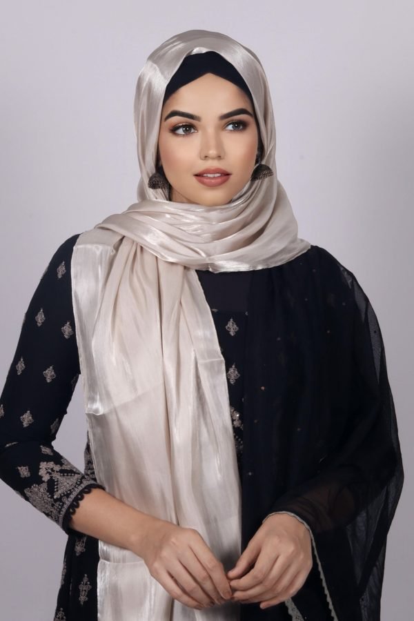 1E7A2D16-8EBB-4541-BD93-1008709C2BD8 Cream Shell Premium Organza Hijab