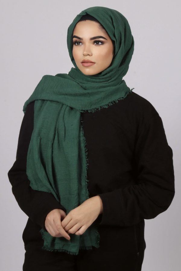 8BADB186-5526-4AE7-A2BD-7269C582133B Forest Premium Crinkled Cotton Hijab