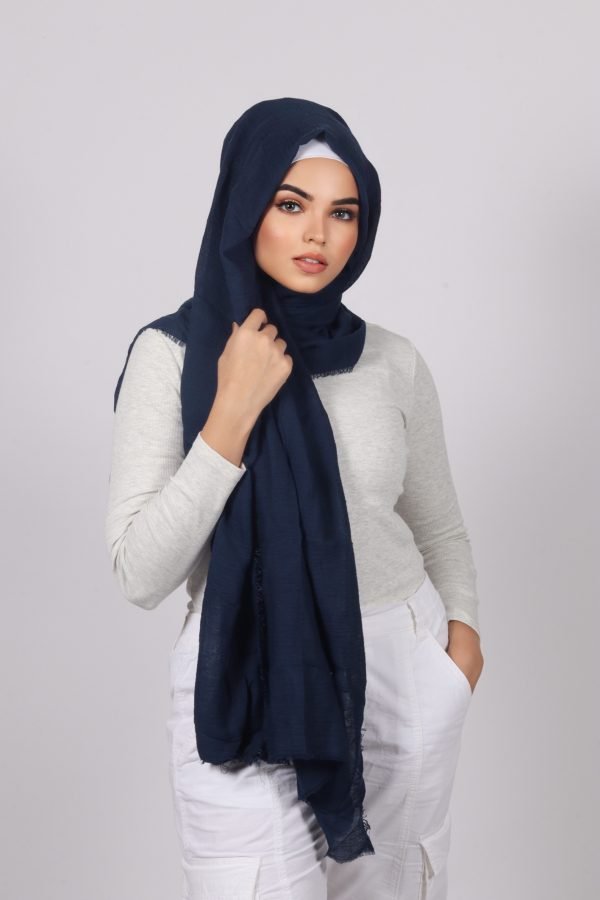 DE9B6B12-8F57-473F-A946-B77DEB01F40E Navy Premium Crinkled Cotton Hijab